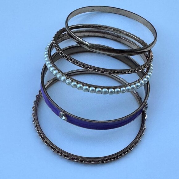 Set of 5 Gold Tone Bangles Bracelets - Picture 5 of 6